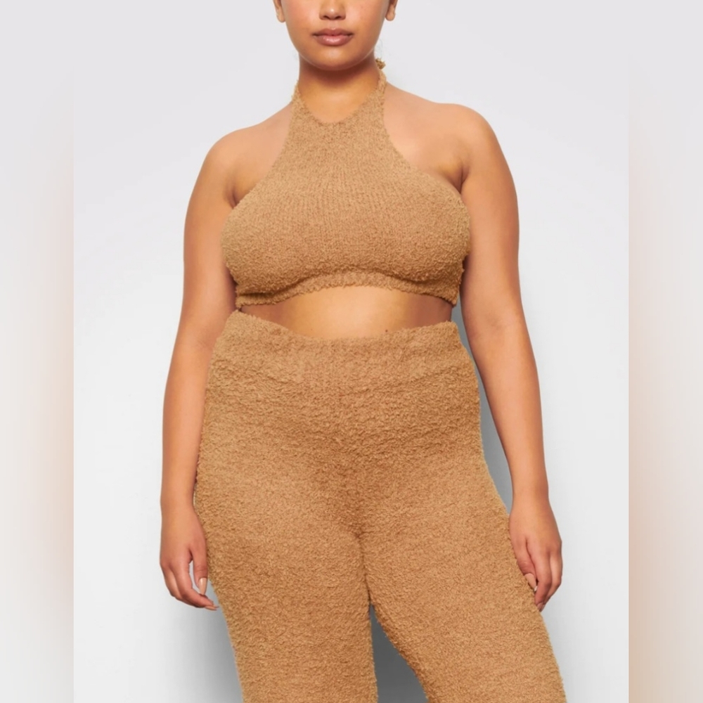 SKIMS Cozy Knit Halter Bra Top - Picture 5 of 14